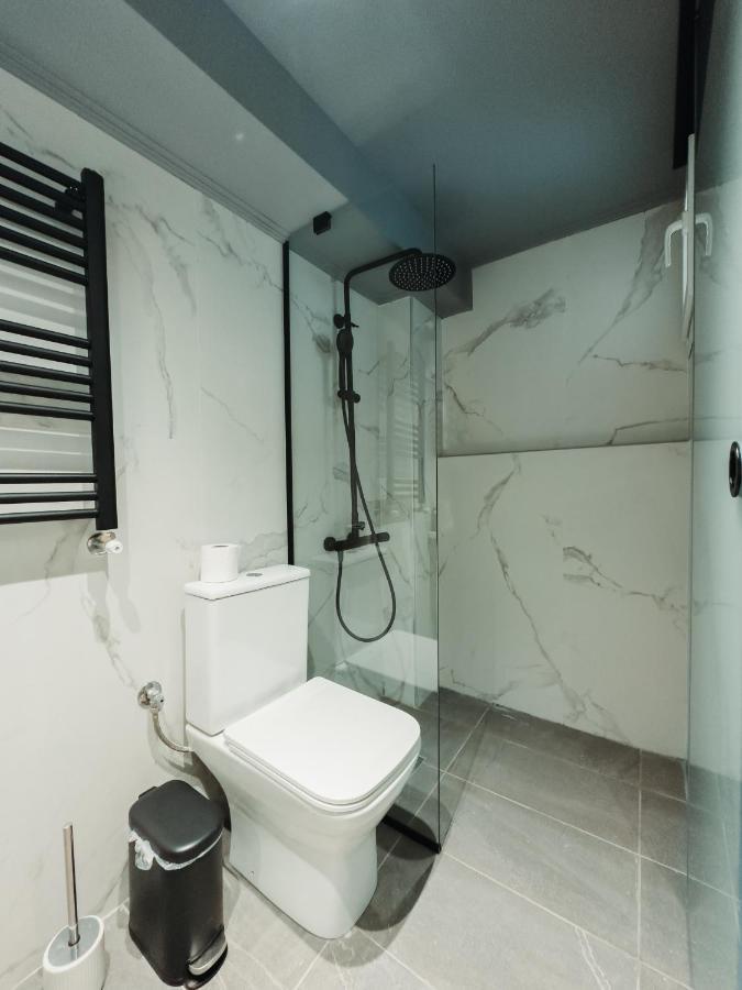 Blackhaus Family And Friends Deluxe Apartment Солун Екстериор снимка